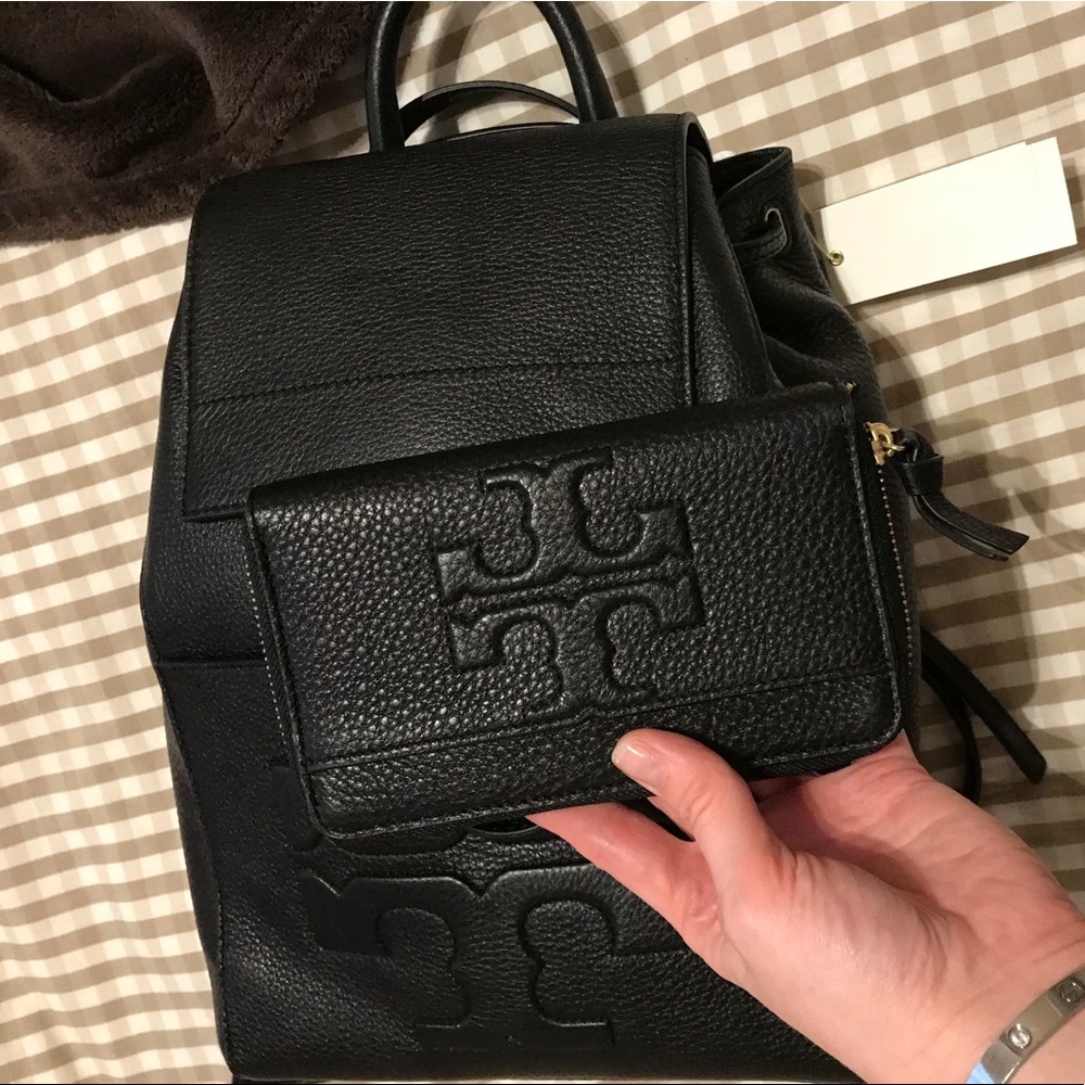 Tory Burch Bombe-T backpack & zipper wallet
